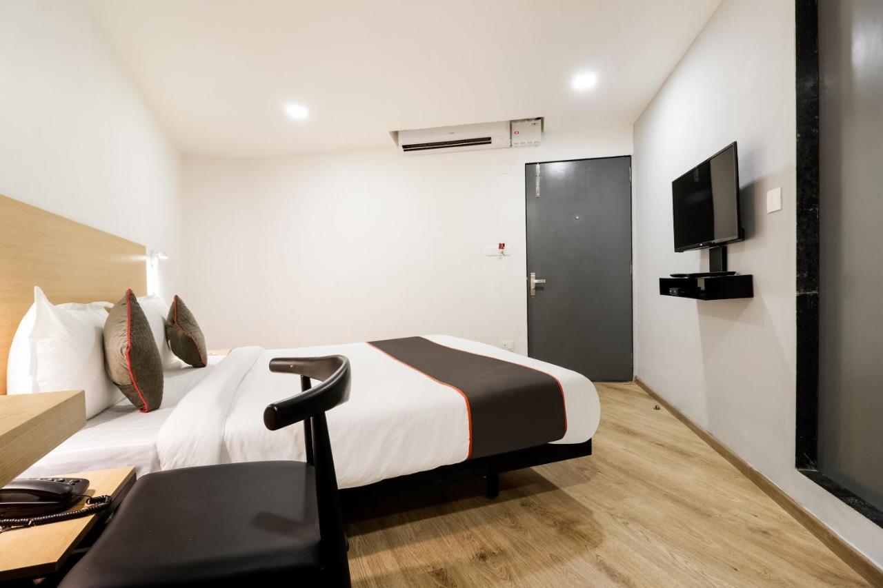 Hotel Oyo Townhouse 169 Aqua Corridor Bhatha Exterior foto