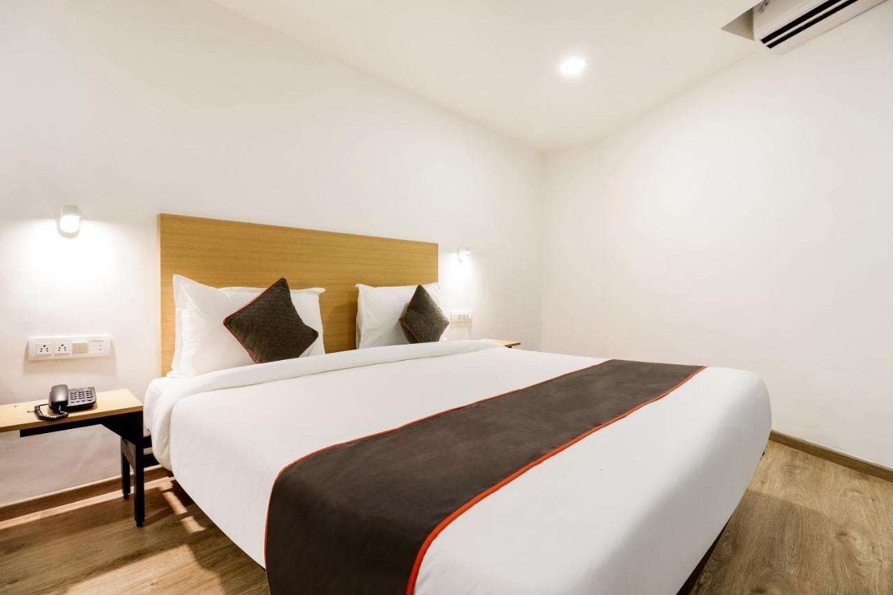 Hotel Oyo Townhouse 169 Aqua Corridor Bhatha Exterior foto