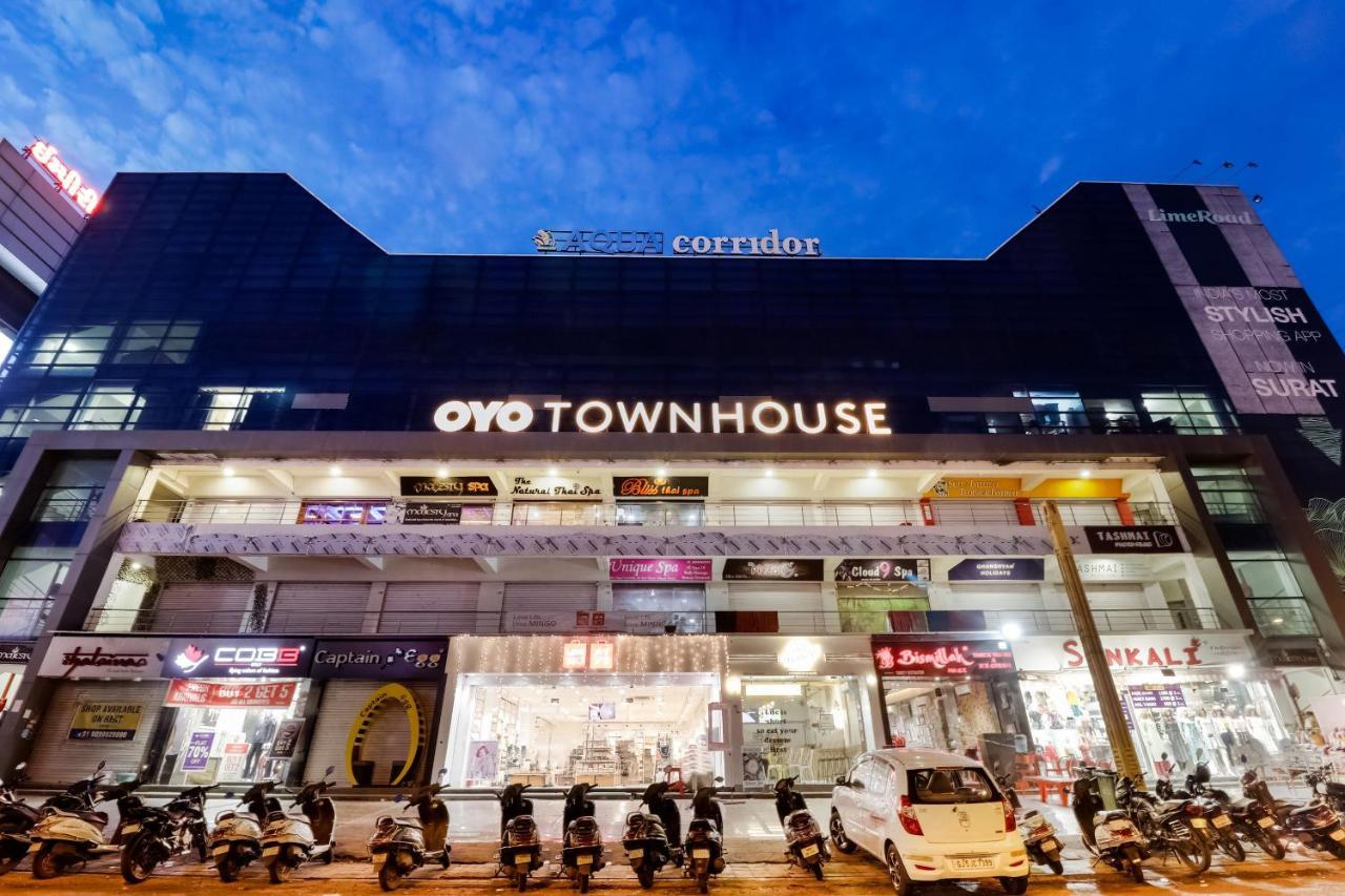 Hotel Oyo Townhouse 169 Aqua Corridor Bhatha Exterior foto
